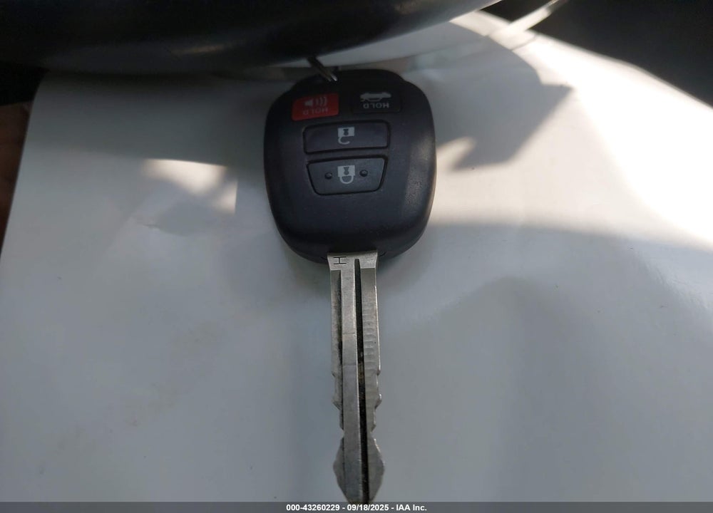 2018 TOYOTA COROLLA VIN: 5YFBURHE0JP776069