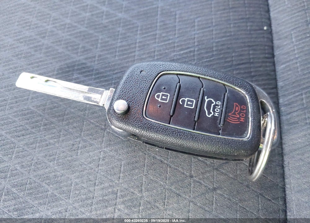 2016 HYUNDAI TUCSON VIN: KM8J3CA4XGU022553