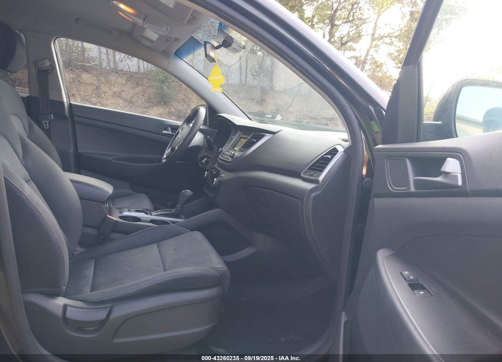 2016 HYUNDAI TUCSON VIN: KM8J3CA4XGU022553