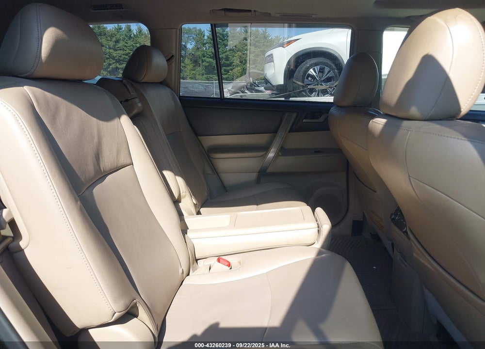 2010 TOYOTA HIGHLANDER VIN: 5TDJK3EH4AS030373