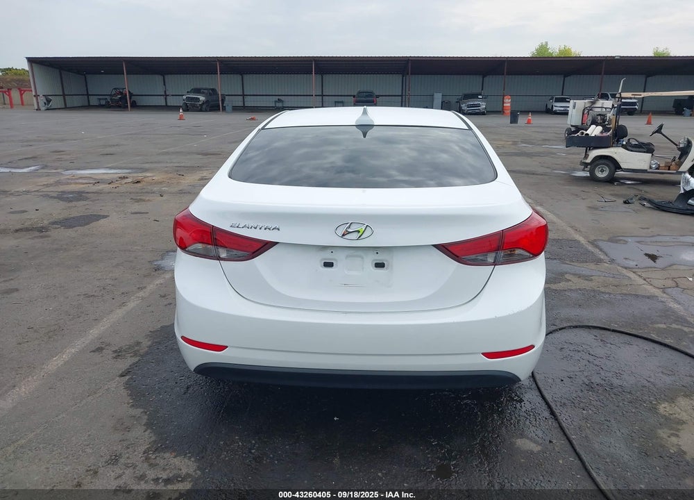 2016 HYUNDAI ELANTRA VIN: 5NPDH4AE3GH687161