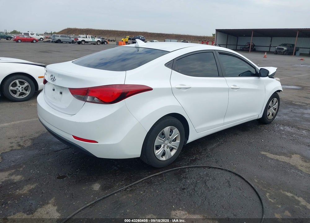 2016 HYUNDAI ELANTRA VIN: 5NPDH4AE3GH687161