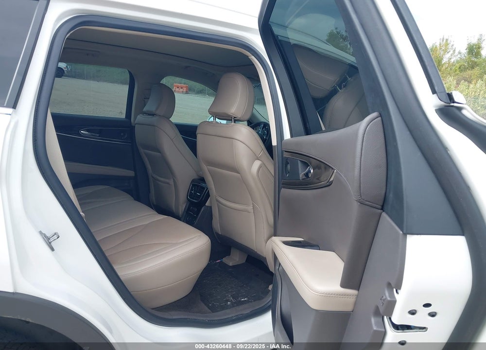 2022 LINCOLN NAUTILUS VIN: 2LMPJ8KP0NBL01930
