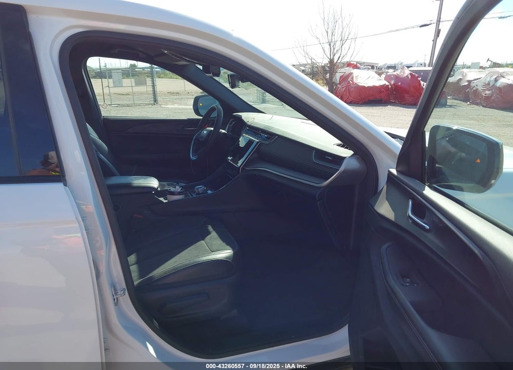 2024 JEEP GRAND CHEROKEE L VIN: 1C4RJKAG5R8517336