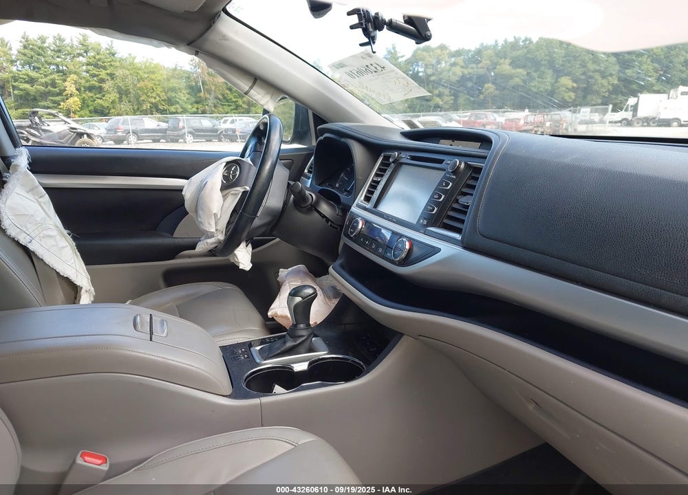 2016 TOYOTA HIGHLANDER VIN: 5TDJKRFH9GS300577