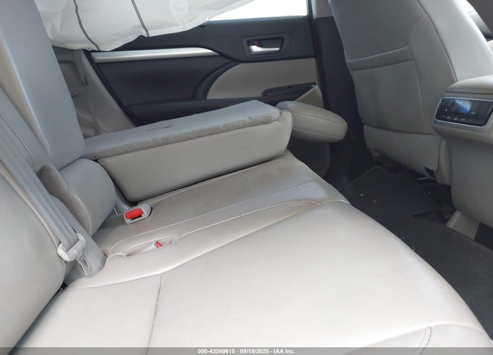 2016 TOYOTA HIGHLANDER VIN: 5TDJKRFH9GS300577