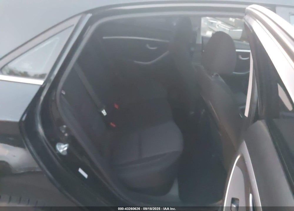 2016 HYUNDAI ELANTRA VIN: KMHD35LH1GU300295