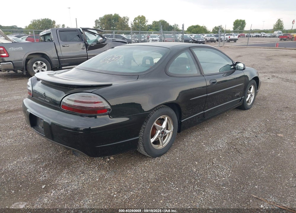 2002 PONTIAC GRAND PRIX GTP VIN: 1G2WR121X2F174562
