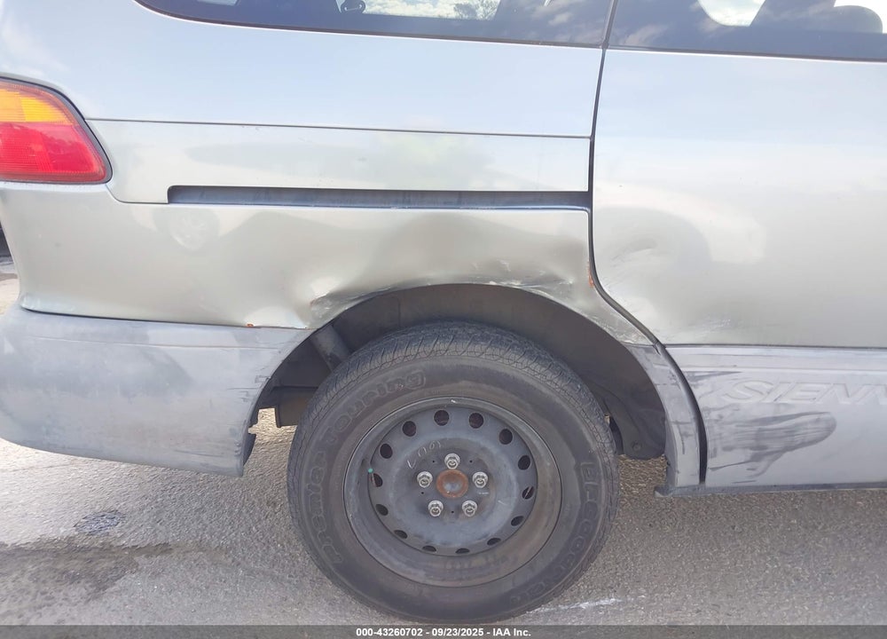 2000 TOYOTA SIENNA LE VIN: 4T3ZF13C9YU317753