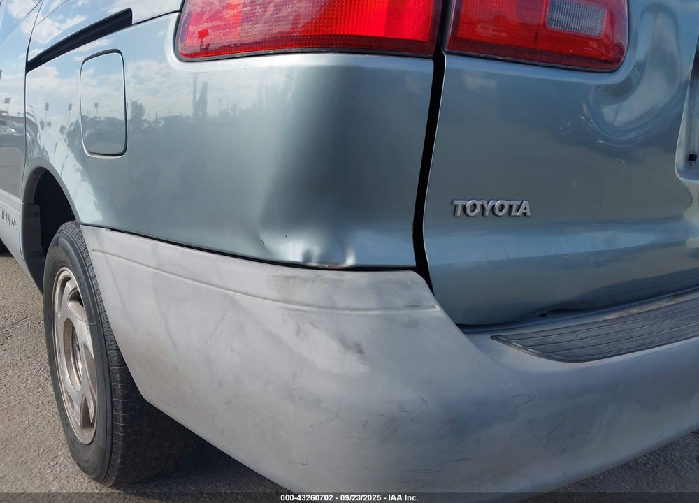 2000 TOYOTA SIENNA LE VIN: 4T3ZF13C9YU317753