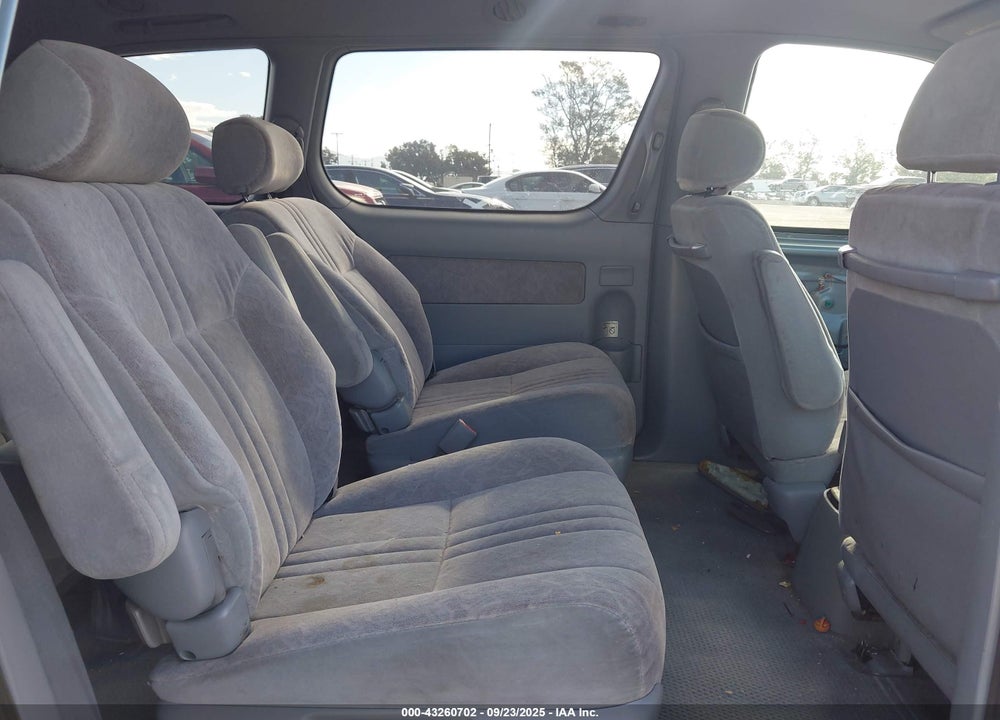 2000 TOYOTA SIENNA LE VIN: 4T3ZF13C9YU317753