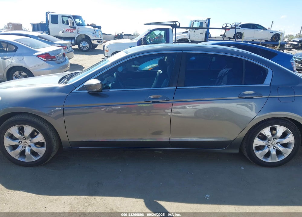 2009 HONDA ACCORD VIN: 1HGCP26829A067175