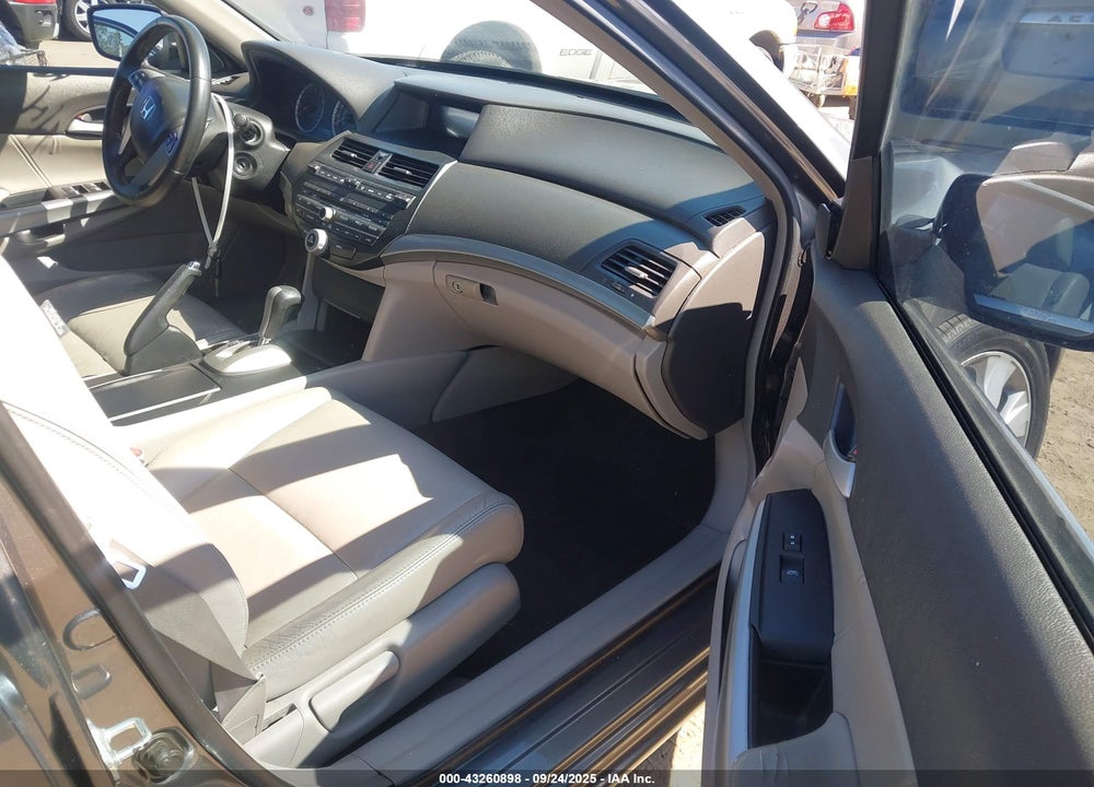 2009 HONDA ACCORD VIN: 1HGCP26829A067175