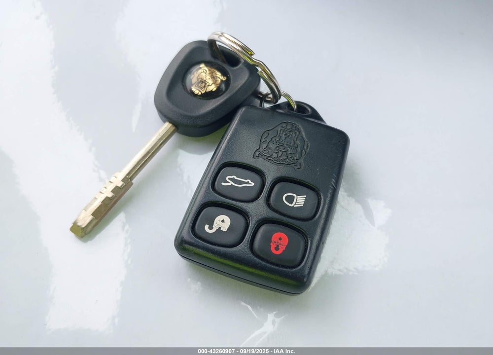1998 JAGUAR XK8 VIN: SAJGX2245WC025507