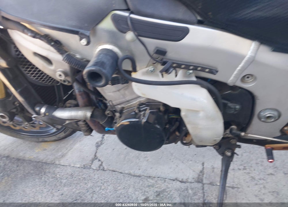 2006 SUZUKI GSX1300 R VIN: JS1GW71AX62112986