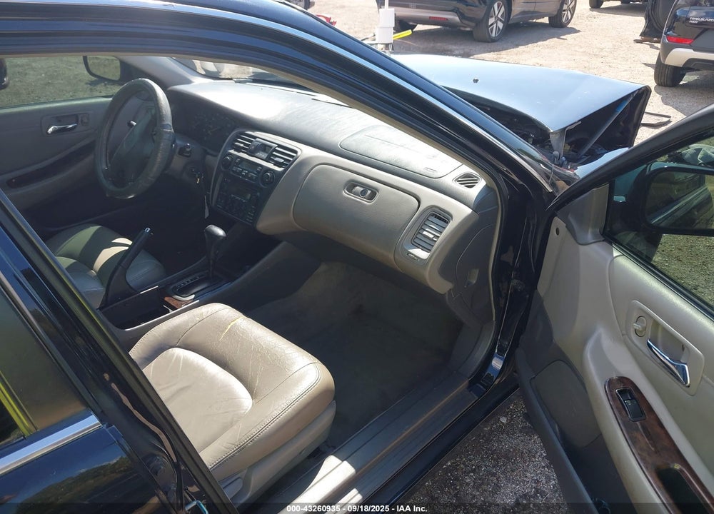 2000 HONDA ACCORD 3.0 EX VIN: 1HGCG1656YA084334