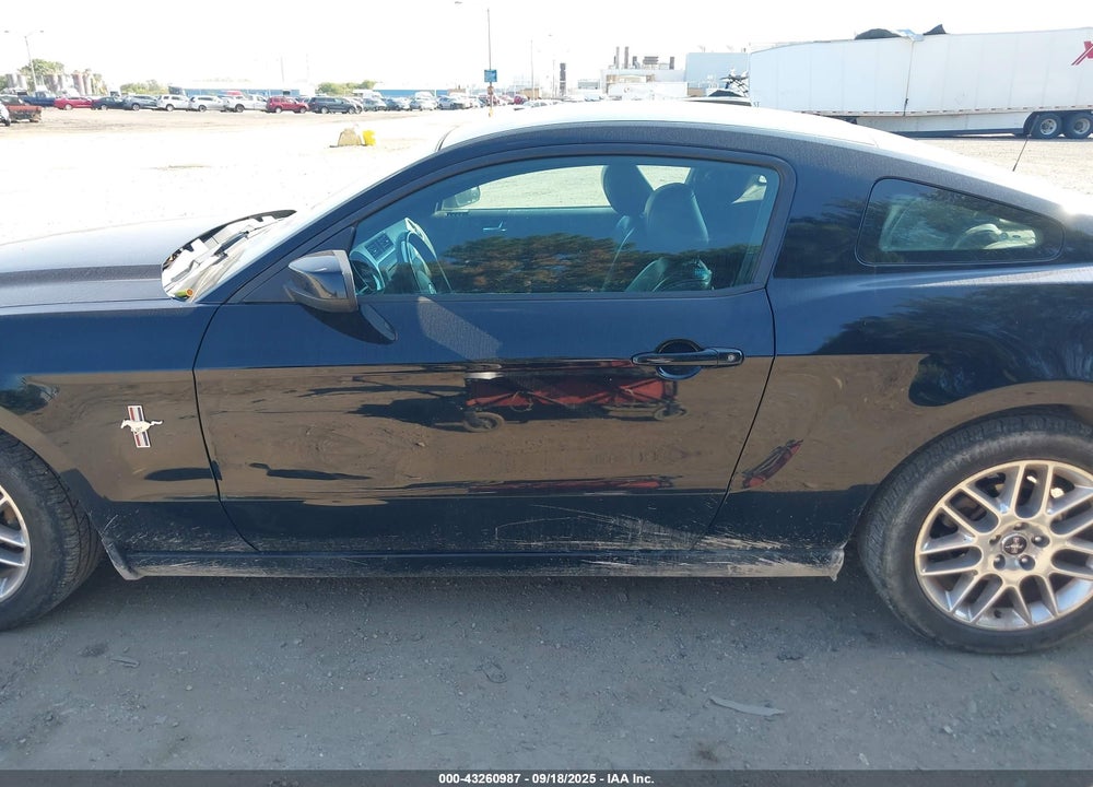 2014 FORD MUSTANG VIN: 1ZVBP8AM2E5247130