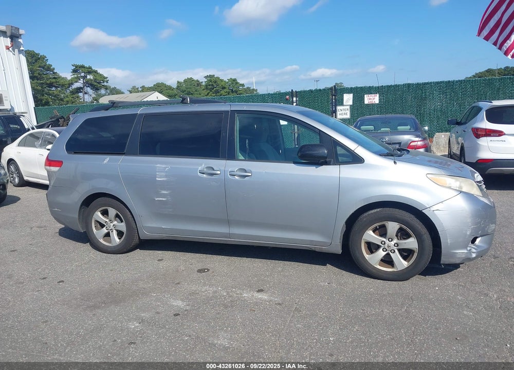 2011 TOYOTA SIENNA LE V6 VIN: 5TDKK3DC3BS071170