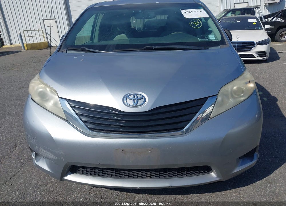 2011 TOYOTA SIENNA LE V6 VIN: 5TDKK3DC3BS071170
