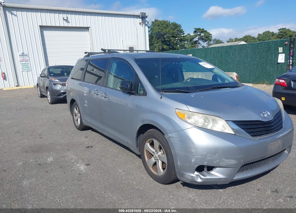 2011 TOYOTA SIENNA LE V6 VIN: 5TDKK3DC3BS071170