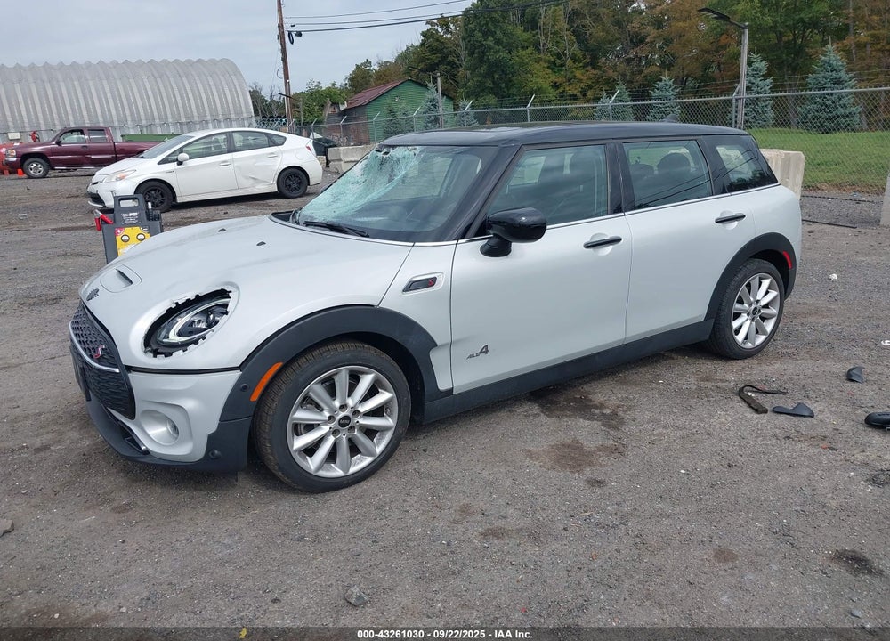 2022 MINI COOPER CLUBMAN VIN: WMWXJ1C01N2R90968