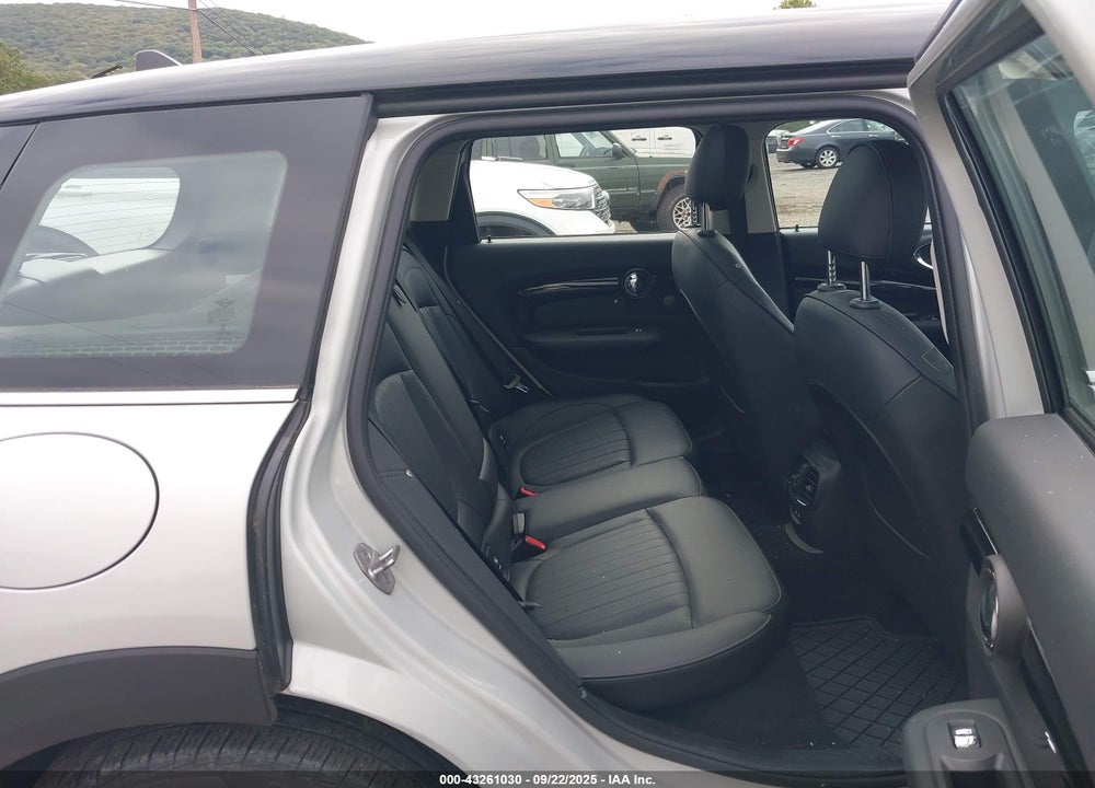 2022 MINI COOPER CLUBMAN VIN: WMWXJ1C01N2R90968