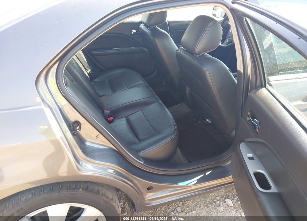 2011 FORD FUSION VIN: 3FAHP0JA8BR214622
