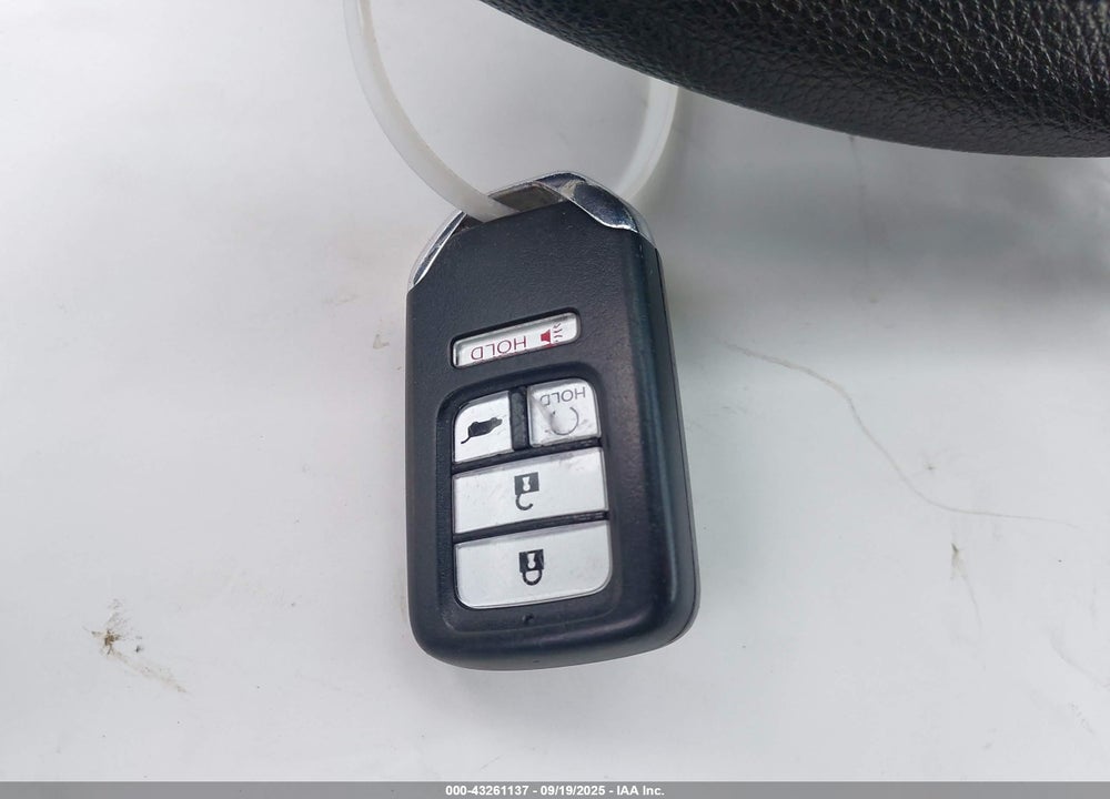 2018 HONDA CRV VIN: 2HKRW2H52JH621164