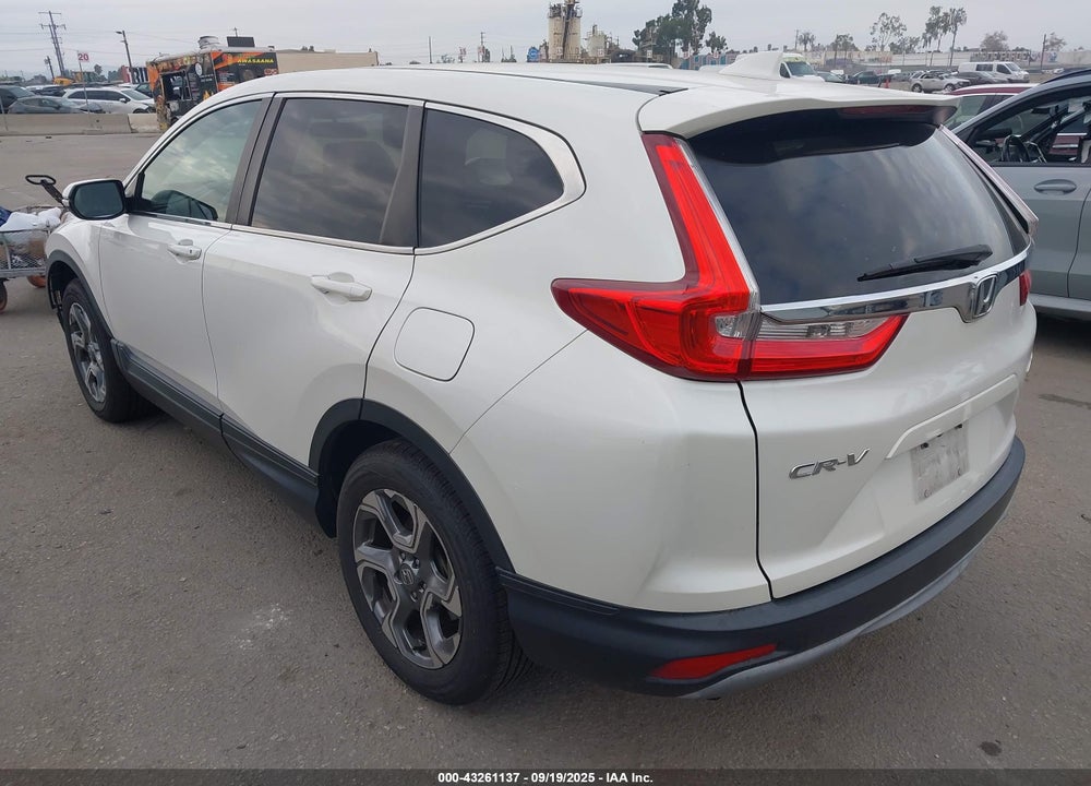2018 HONDA CRV VIN: 2HKRW2H52JH621164