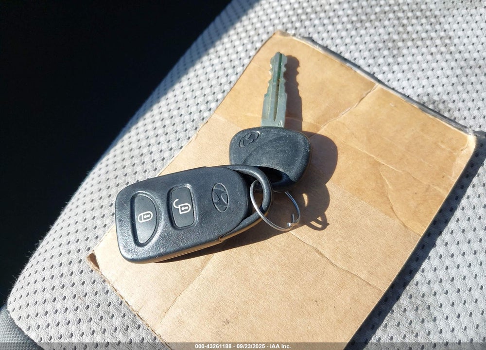 2010 HYUNDAI ACCENT VIN: KMHCN4AC1AU500270