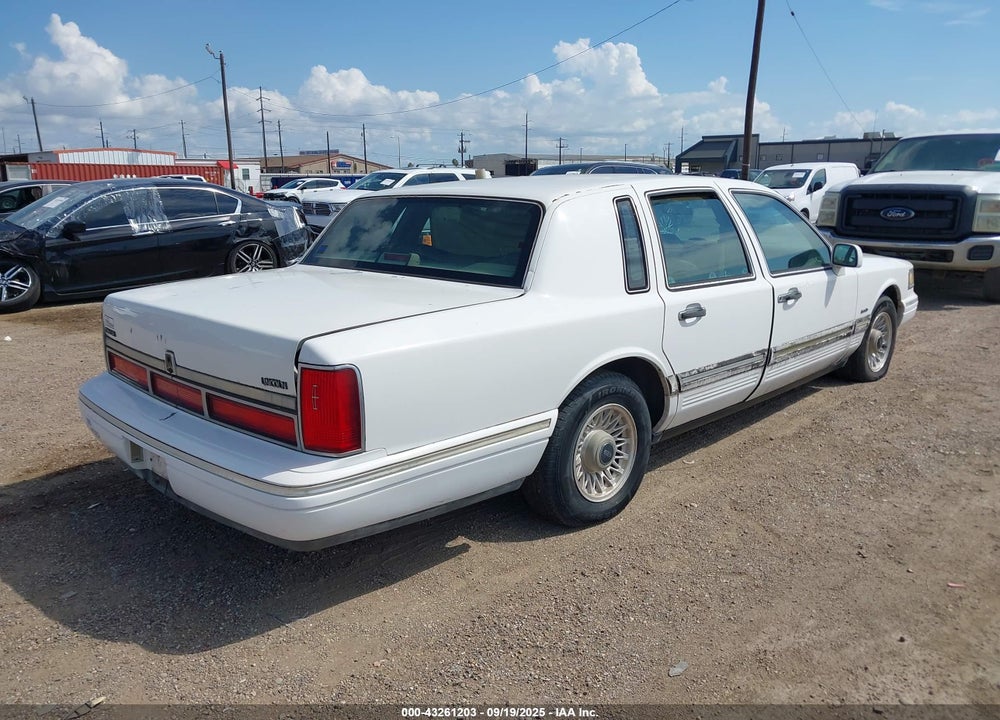 1997 LINCOLN TOWN CAR EXECUTIVE VIN: 1LNLM81W7VY713047