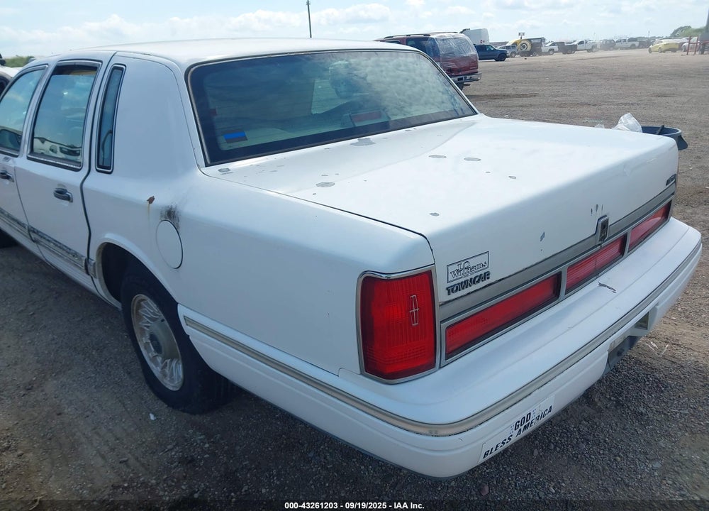 1997 LINCOLN TOWN CAR EXECUTIVE VIN: 1LNLM81W7VY713047