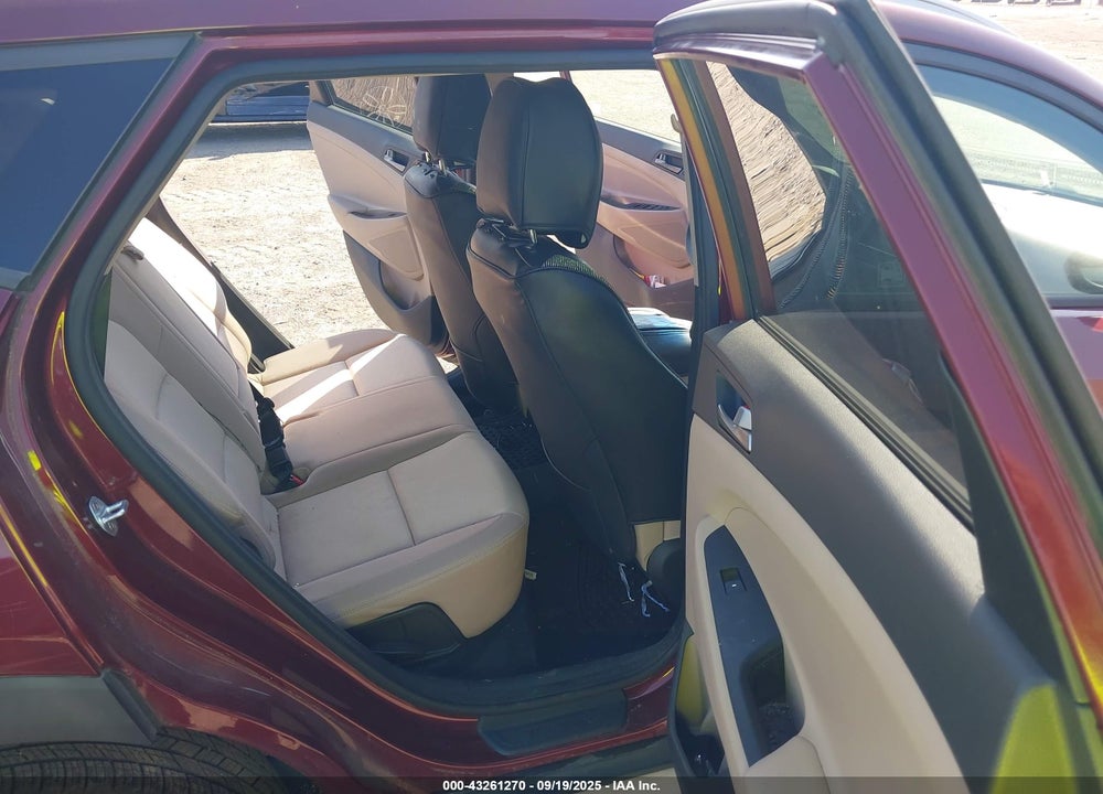 2018 HYUNDAI TUCSON SEL VIN: KM8J3CA47JU643501