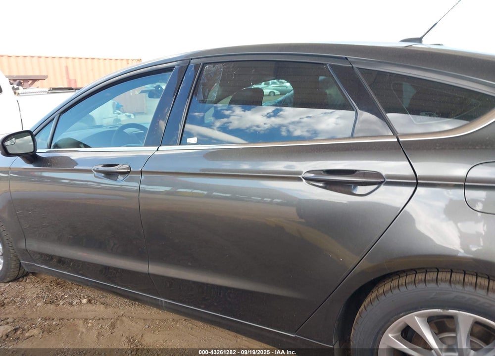 2017 FORD FUSION SE VIN: 3FA6P0HD7HR322388