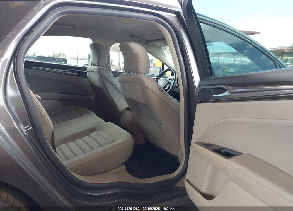 2017 FORD FUSION SE VIN: 3FA6P0HD7HR322388