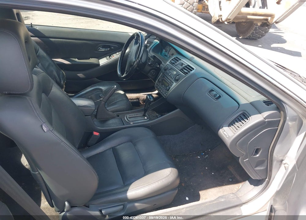 2001 HONDA ACCORD 3.0 EX VIN: 1HGCG22581A008681