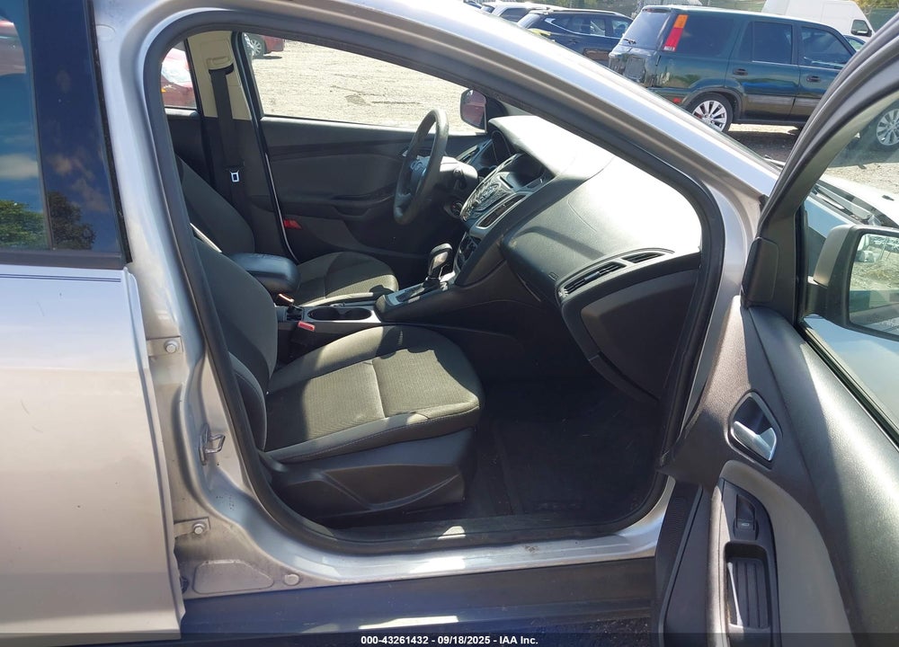 2014 FORD FOCUS SE VIN: 1FADP3K26EL333019