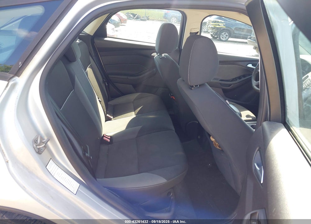 2014 FORD FOCUS SE VIN: 1FADP3K26EL333019