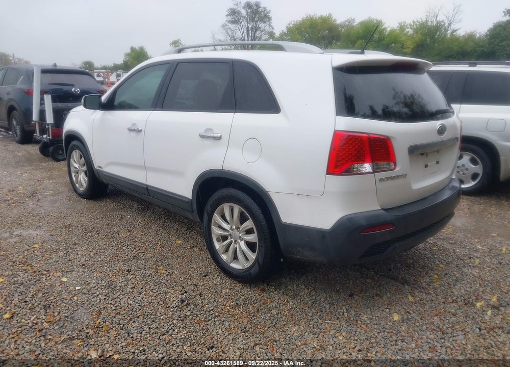 2011 KIA SORENTO VIN: 5XYKUDA23BG041966