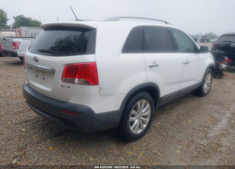 2011 KIA SORENTO VIN: 5XYKUDA23BG041966
