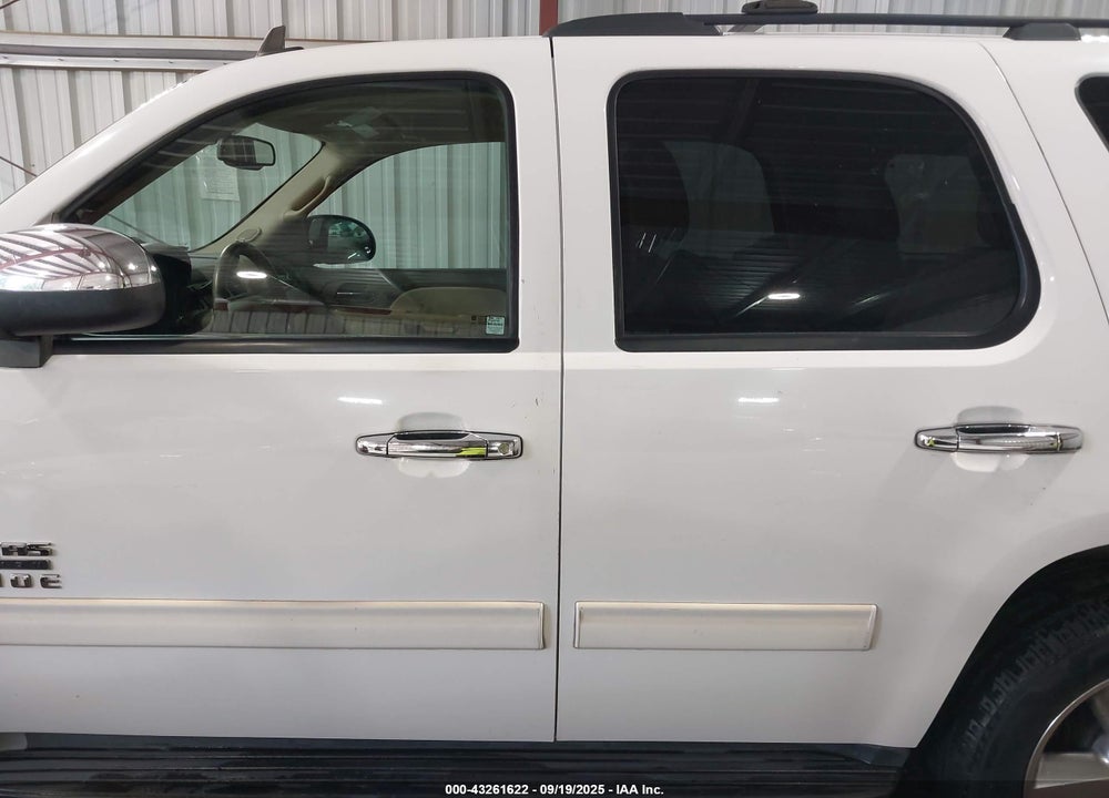 2011 CHEVROLET TAHOE LT VIN: 1GNSCBE04BR355148