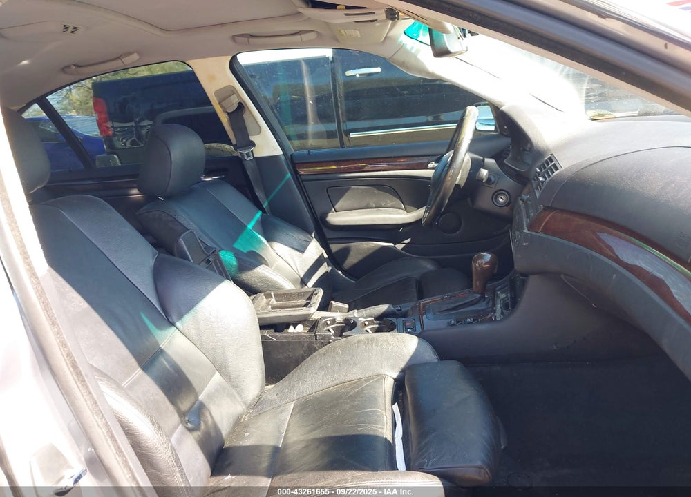 2004 BMW 330I VIN: WBAEV53454KM37180