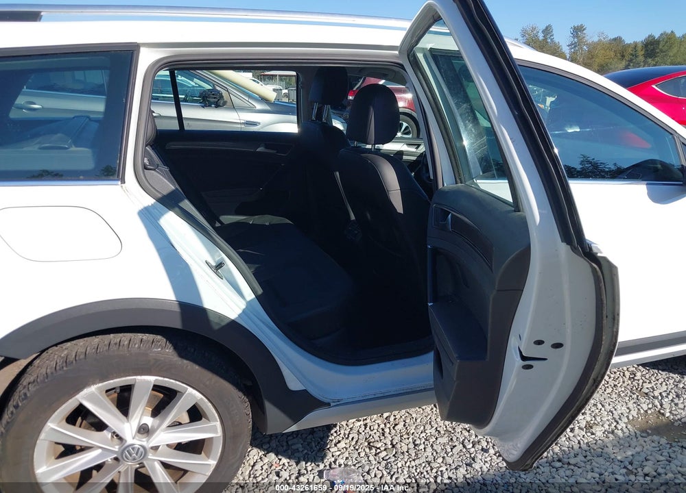 2017 VOLKSWAGEN GOLF ALLTRACK VIN: 3VWH17AU5HM524728