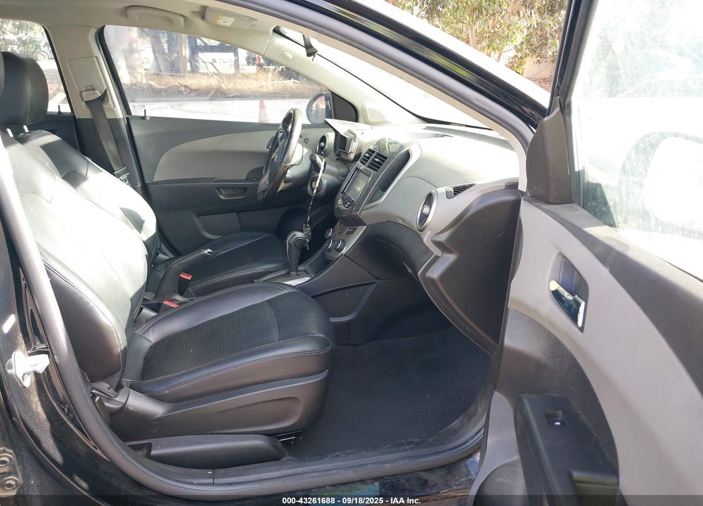 2016 CHEVROLET SONIC VIN: 1G1JE6SB8G4151722