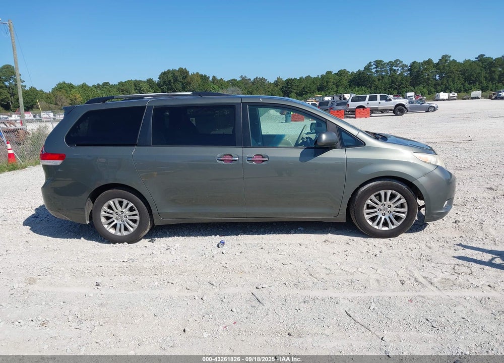 2011 TOYOTA SIENNA XLE V6 VIN: 5TDYK3DC2BS125763