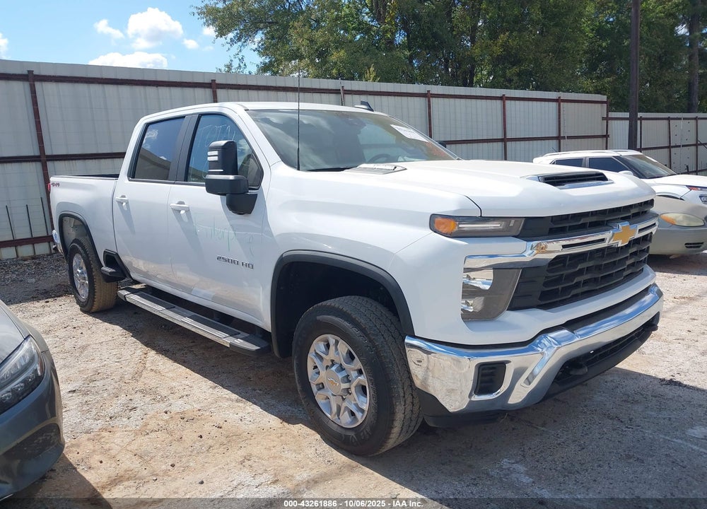 2024 CHEVROLET SILVERADO 2500HD 4WD STANDARD BED LT VIN: 2GC4YNEY7R1230108