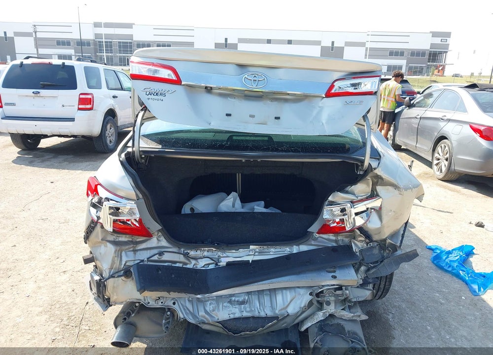 2014 TOYOTA CAMRY XLE V6 VIN: 4T1BK1FK1EU545668