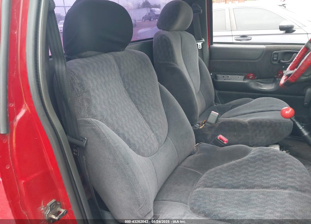 2001 CHEVROLET S-10 LS VIN: 1GCCS14591K176067