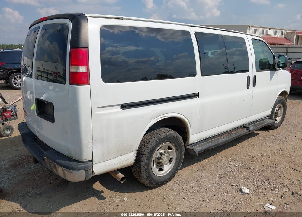 2016 CHEVROLET EXPRESS 3500 LT VIN: 1GAZGMFG8G1260240