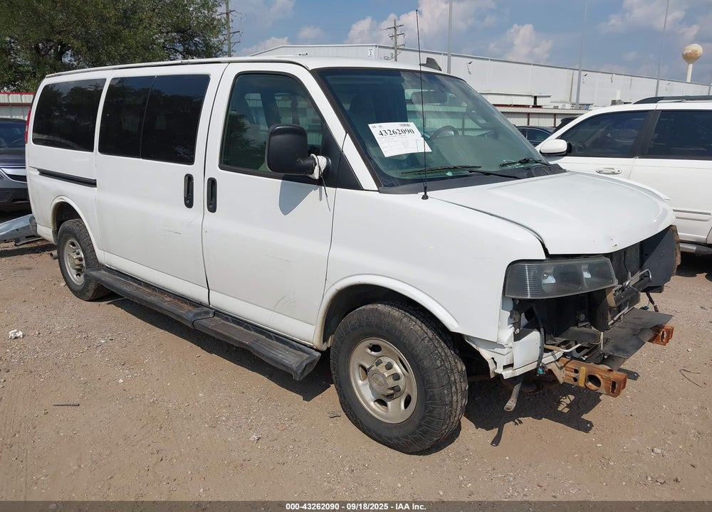 2016 CHEVROLET EXPRESS 3500 LT VIN: 1GAZGMFG8G1260240